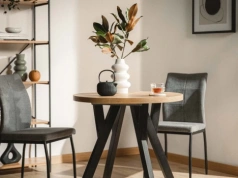 Klasyczne krzesła do salonu vs. designerskie modele - które wybrać do eklektycznej aranżacji?