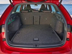 Szybkie kombi Skody za 165 000 zł. Zapakujesz regał i zamkniesz szafę