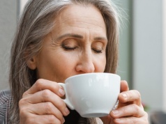 Kawa z dodatkiem poprawia stan skóry i wspiera pracę mózgu. Pij regularnie