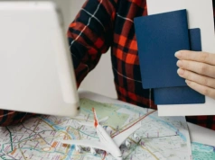 Jedziesz za granicę? Bez EKUZ lepiej nie ruszaj. Kartę wyrobisz w kilka minut w telefonie