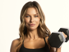 Lewandowska pręży mięśnie do zdjęcia. Ma też pewną radę