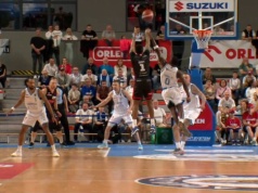 Siedem trójek Duffy'ego, double-double Tomczaka. Energa Czarni górą w Wałbrzychu