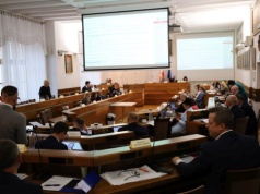 Radni prezydenta Żuka i PiS byli zgodni. Nocna prohibicja w Lublinie wprowadzona