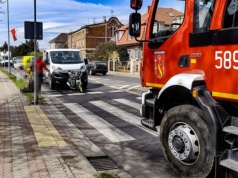 Kolizja motocykla i osobówki w Strzałkowie
