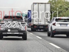 Nowy Fiat Grizzly sfotografowany na autostradzie. Wydaje się ogromny!