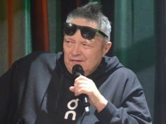 Muniek Staszczyk wciąż mierzy się z konsekwencjami udaru. "Mam po prostu zakaz"