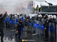 Pierwszomajowi demonstranci starli się z policją w Stambule. Setki osób zatrzymanych