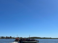 "Cieszymy się, że otwieramy sezon". Prom Świbno-Mikoszewo ponownie łączy brzegi Wisły