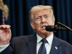 Trump znów grozi w mediach społecznościowych. Chce podnieść cła na auta z UE do 25%