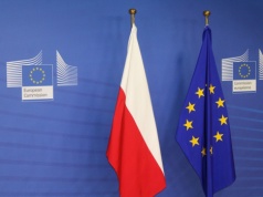 Cła na samochody z UE. Sikorski: To nie jest dobra wiadomość