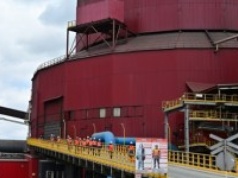 ​Żużel spadł na samochody. Poważna awaria w hucie ArcelorMittal