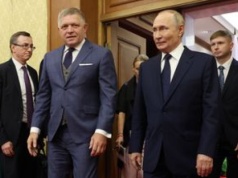 Fico wybiera się na paradę do Moskwy. Sąsiad wyciąga do niego rękę