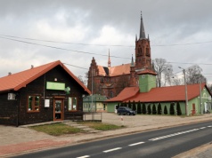 Kiedyś kręcono tu "Ranczo", dziś powstaje "drobiowe zagłębie". "Mieszkańcy przerażeni"