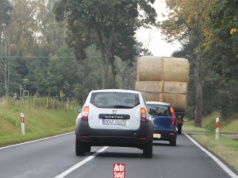Czy można wyprzedzać na linii ciągłej? Teorii tego nie zabrania, ale trudno to zrobić