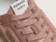 Masz dość adidasów Samba? Sneakersy od Hermès są unikalne, wygodne i bardzo "old money"