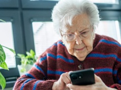 Podają się za pracownika ZUS. Kuszą "programem emerytalnym"