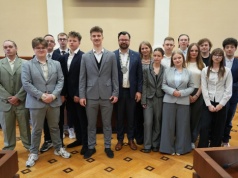 Olsztyn oddaje głos młodym. 16 radnych rozpoczęło nową kadencję