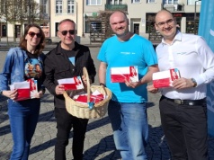 Spotkajmy się na Kaszubach. Radio Gdańsk rozdaje biało-czerwone flagi