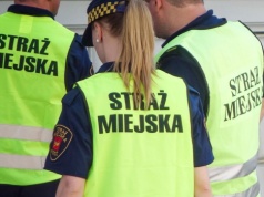 Straż miejska puka do drzwi. Brak jednego wpisu może kosztować 5 tys. zł