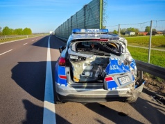 Wypadek na S12. Policjant trafił do szpitala