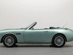 Aston-Martin MX-5 pogodzi wszystkich. Poczuj się jak James Bond na zlotach JDM