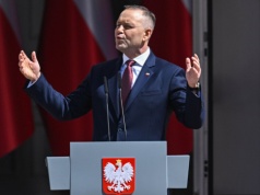 Nawrocki wręczył awanse oficerom. „Z waszych życiorysów płynie głębokie przekonanie”