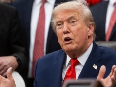 Media we Francji reagują na decyzję Trumpa. Piszą o "nagłych ciosach"