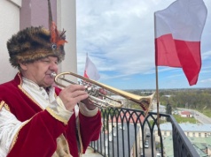 Hejnał z wieży zamojskiego Ratusza znów zabrzmiał na żywo