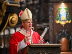 Abp Tadeusz Wojda zaapelował do rządu o dialog ws. edukacji zdrowotnej