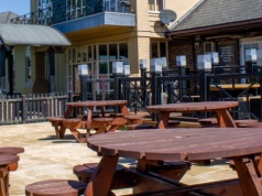 Kultowa sieć pub-restaurant znika z głównych ulic. 3800 osób do zwolnienia