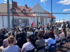 Znany pułkownik wyjechał stąd na wojnę. Teraz został patronem szkoły