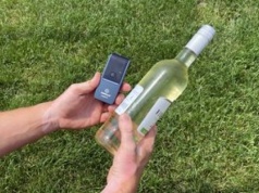 Wino bezalkoholowe kontra alkomat. Sprawdziłem, co wskaże urządzenie po wypiciu butelki