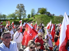 Bp Grzegorz Balcerek: w narodzie polskim wiara spotyka się z historią i odpowiedzialnością