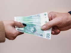 Takie przelewy lada chwila dostanie ponad 123 tys. Polaków. To "prezent" dla posiadaczy PPK