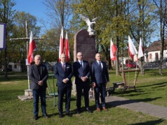 80. rocznica pacyfikacji Wąwolnicy. Komuniści spalili wieś na Lubelszczyźnie