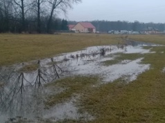 Próg na Narwi znów dzieli wieś. Rolnicy mówią o zalanych polach i 3 razy droższych żniwach