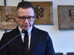 Dyscyplina na sesjach w radzie miejskiej Chojnic. Przewodniczący chce zmian