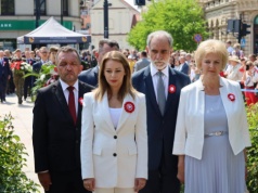 Promocja barw narodowych. Posłanka z radnymi będą rozdawać mieszkańcom Lublina flagi