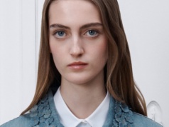 Dior ubiera denim w kwiaty. To najbardziej romantyczna kurtka sezonu!