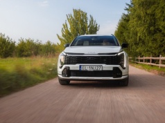 Kia wzywa do serwisu ponad 174 tys. aut. Problem dotyczy cyfrowych zegarów i jednego z najważniejszych wskazań
