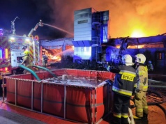 Duży pożar tartaku w Racocie. Na miejscu ponad 20 zastępów 