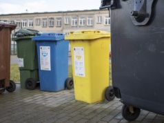 Bez taryfy ulgowej. Seniorzy i rodziny wielodzietne za wywóz śmieci w Bytowie zapłacą pełną stawkę