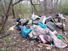 Park Aleksandry po rewitalizacji tonie w śmieciach. Mieszkańcy alarmują