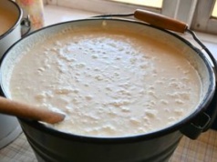 Kiedyś na wsiach pito litrami. Dziś wielu krzywi się na samą myśl