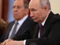 "Putin boi się, że coś spadnie mu na głowę". Rosja w potrzasku, ma prosić o pomoc USA