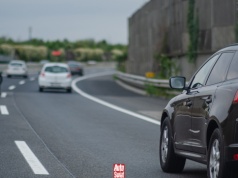 Czy można wyprzedzić z prawej strony? Przepisy są jasne. Wyjaśniam wątpliwości