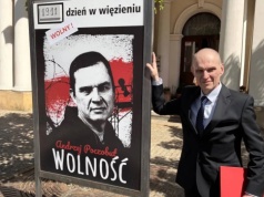 Poczobut pokazał wymowne zdjęcie. "Pierwszy spacer po Warszawie"