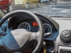 Czy Dacia Logan ma jeszcze dzisiaj sens? Nikt Ci nie ustąpi na drodze