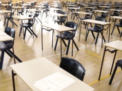 Sezon maturalny 2026. Ponad 71 tys. osób zdaje biologię, a 33 tys. wybrało chemię