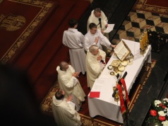 Bp Jan Zając do maturzystów w Krakowie: „W sercu Maryi składajcie Wasze serca” – Msza w Bazylice Mariackiej